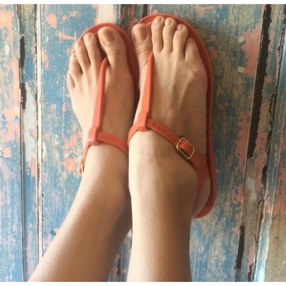 Tommy Bahama Jelly T-Strap Sandals Thongs Flip Flops Size 10 BURNT ORANGE